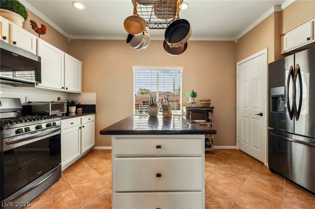 10528 India Hawthorn, Las Vegas, NV 89144