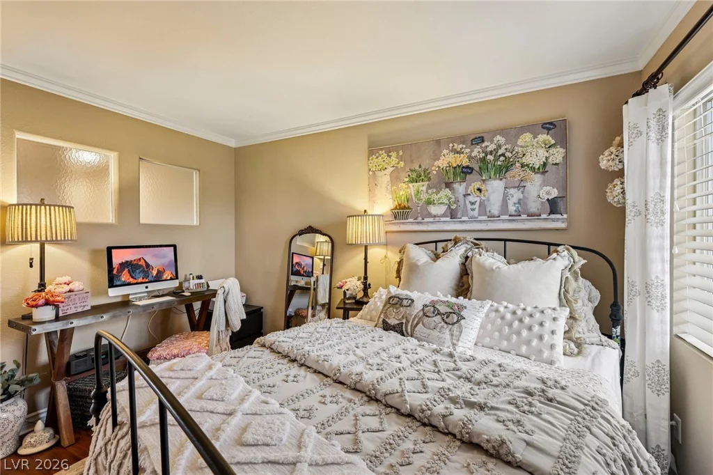 10528 India Hawthorn, Las Vegas, NV 89144