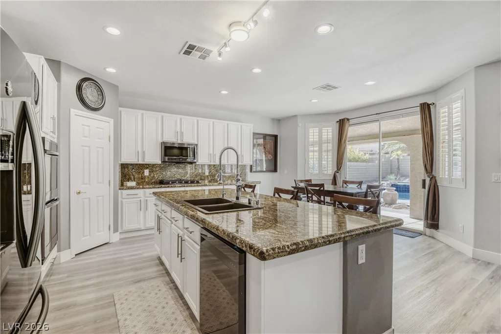 6103 Sundown Crest, Las Vegas, NV 89113