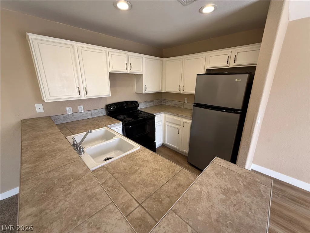 2982 Juniper Hills, Las Vegas, NV 89142