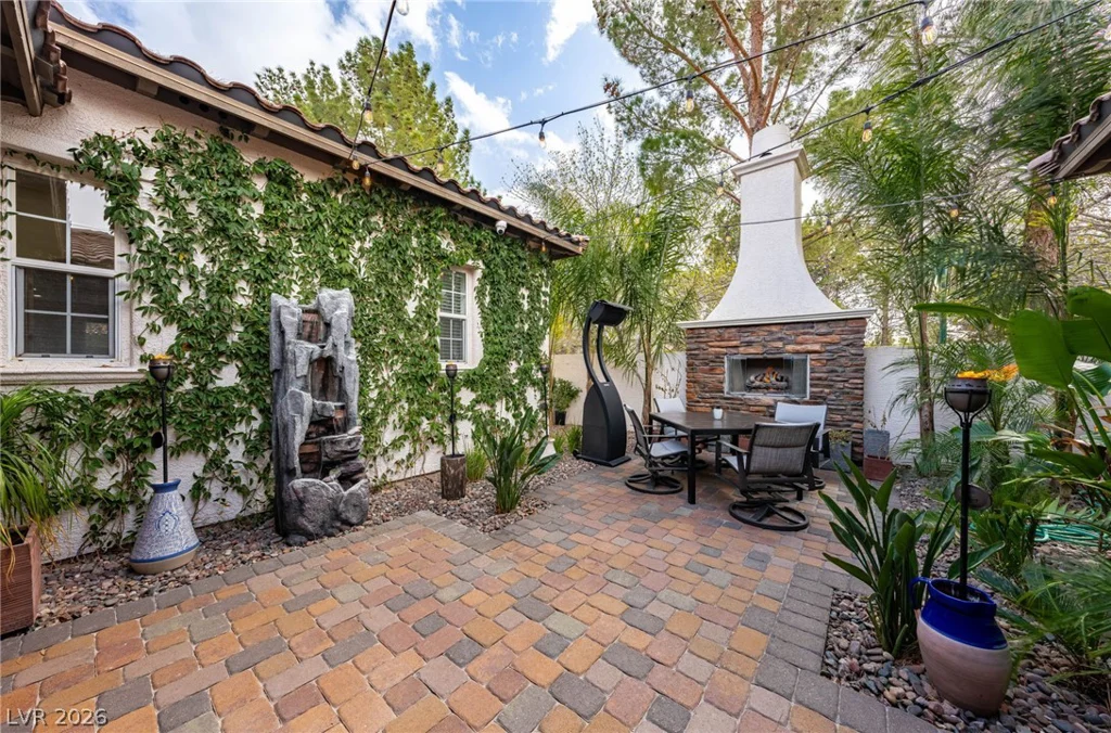 11846 WATERFORD CASTLE, Las Vegas, NV 89141