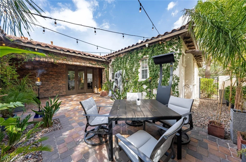 11846 WATERFORD CASTLE, Las Vegas, NV 89141
