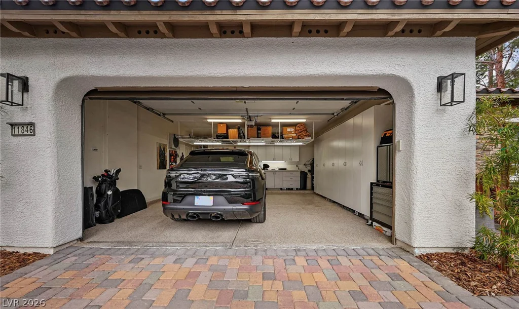 11846 WATERFORD CASTLE, Las Vegas, NV 89141