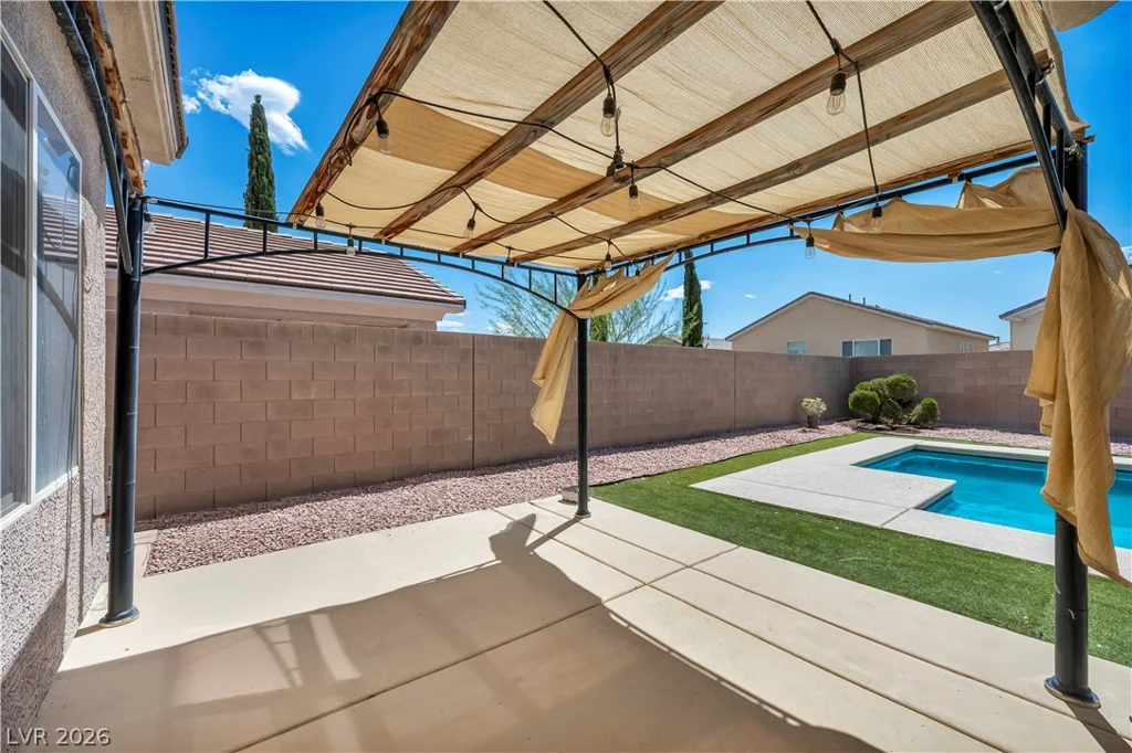 2449 Daks Loden, Henderson, NV 89044