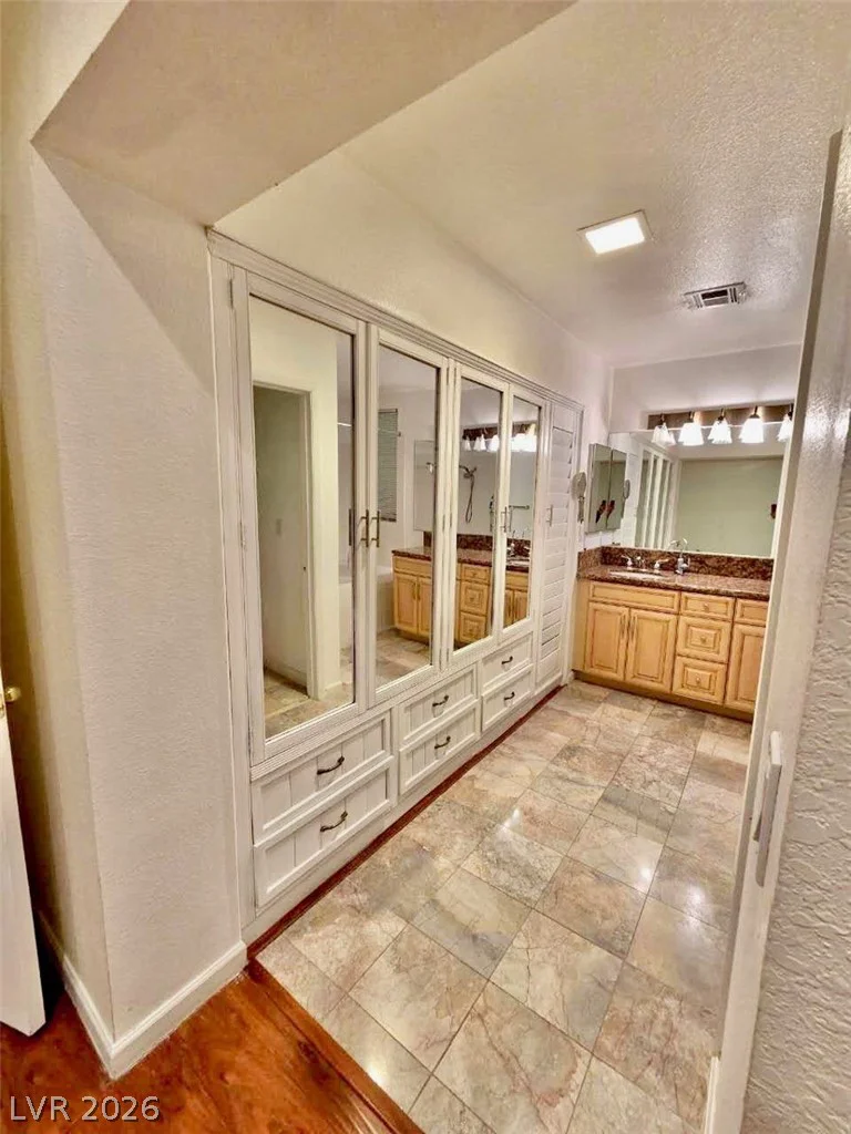 4727 Beaconsfield, Las Vegas, NV 89147