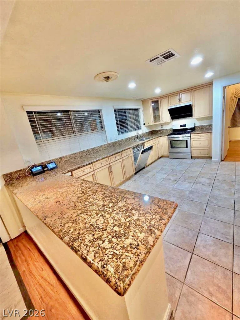 4727 Beaconsfield, Las Vegas, NV 89147