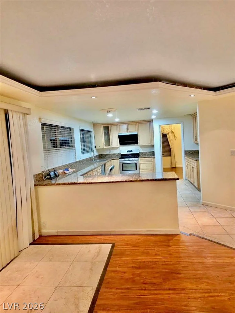 4727 Beaconsfield, Las Vegas, NV 89147