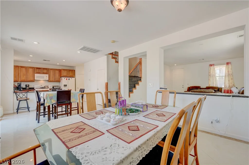 7012 Grand Junction, Las Vegas, NV 89179