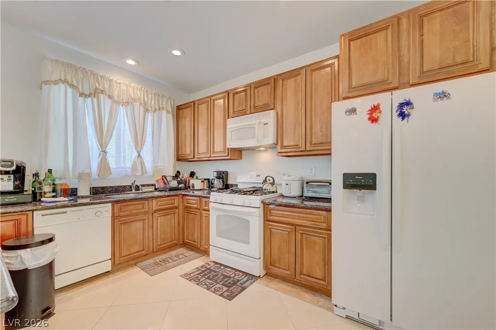 7012 Grand Junction, Las Vegas, NV 89179