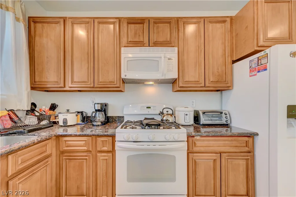 7012 Grand Junction, Las Vegas, NV 89179