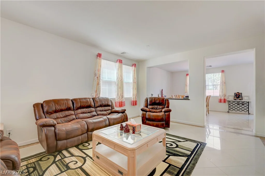 7012 Grand Junction, Las Vegas, NV 89179