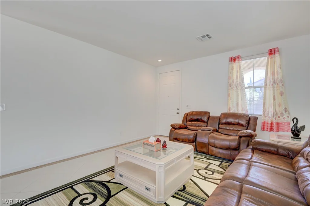 7012 Grand Junction, Las Vegas, NV 89179