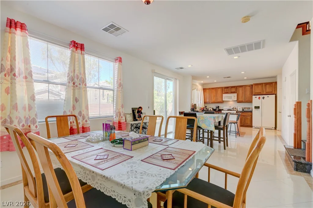 7012 Grand Junction, Las Vegas, NV 89179