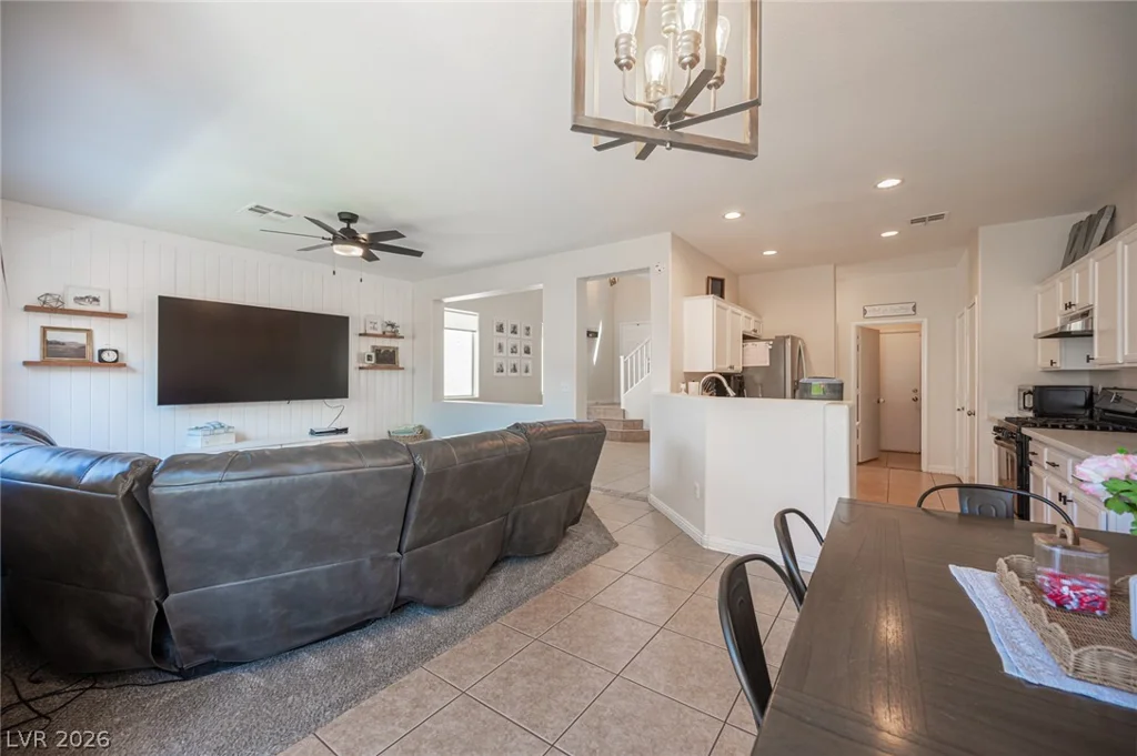 10646 Streamside, Las Vegas, NV 89129