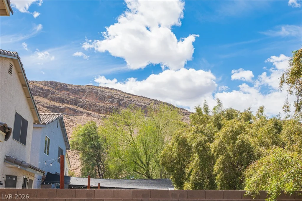 10646 Streamside, Las Vegas, NV 89129
