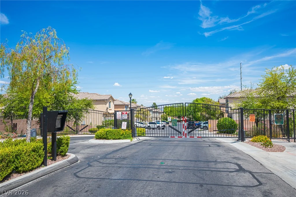 10646 Streamside, Las Vegas, NV 89129