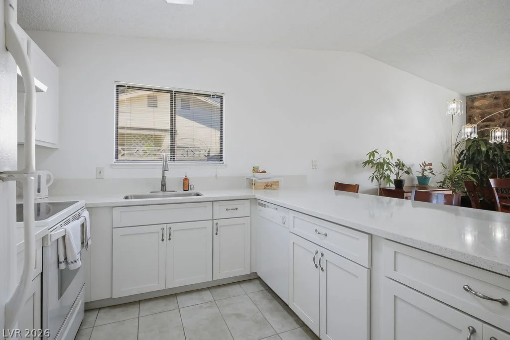 2424 La Luna, Henderson, NV 89014
