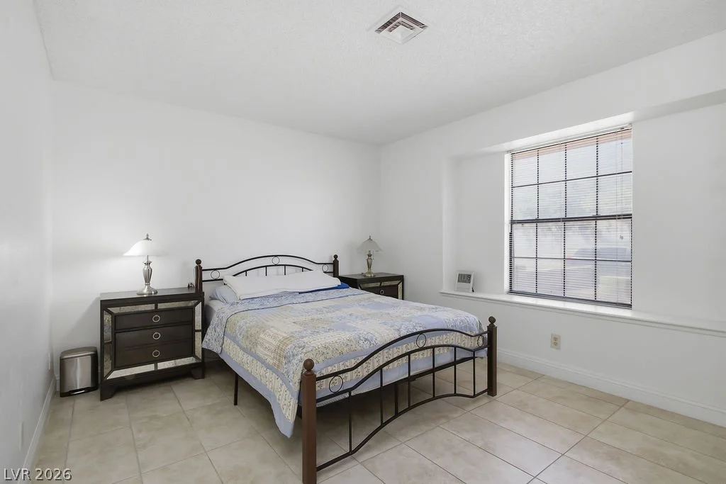 2424 La Luna, Henderson, NV 89014