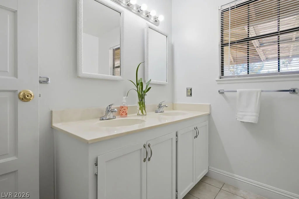 2424 La Luna, Henderson, NV 89014
