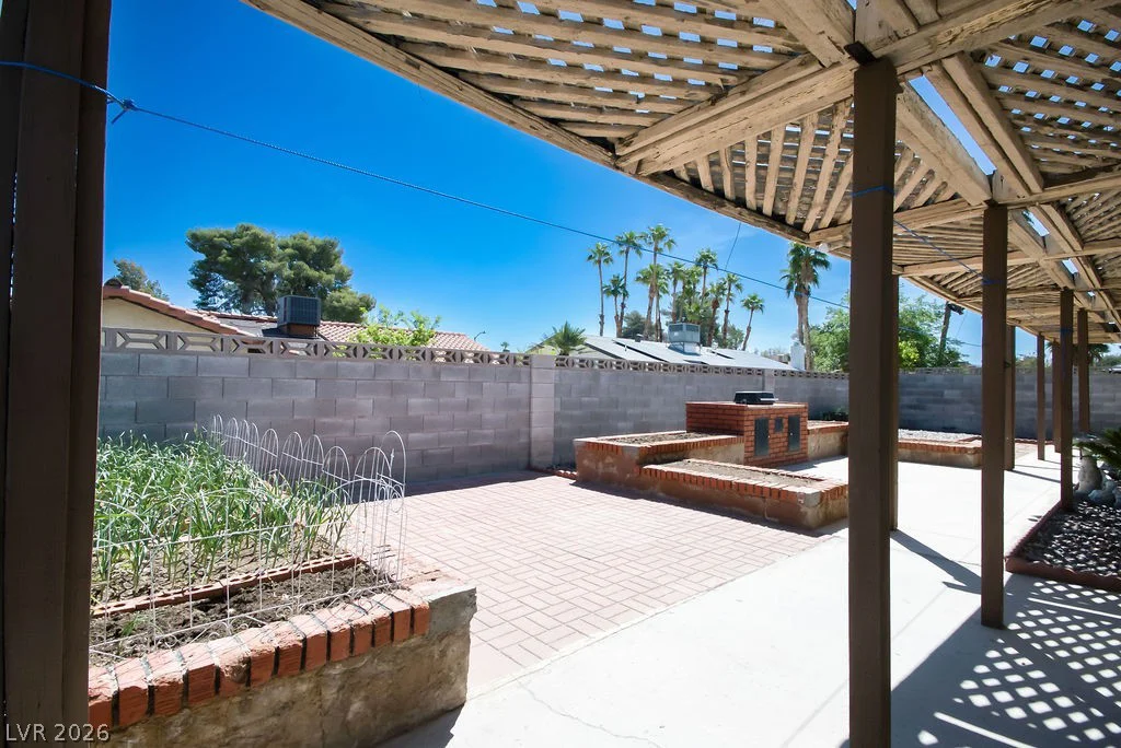 2424 La Luna, Henderson, NV 89014