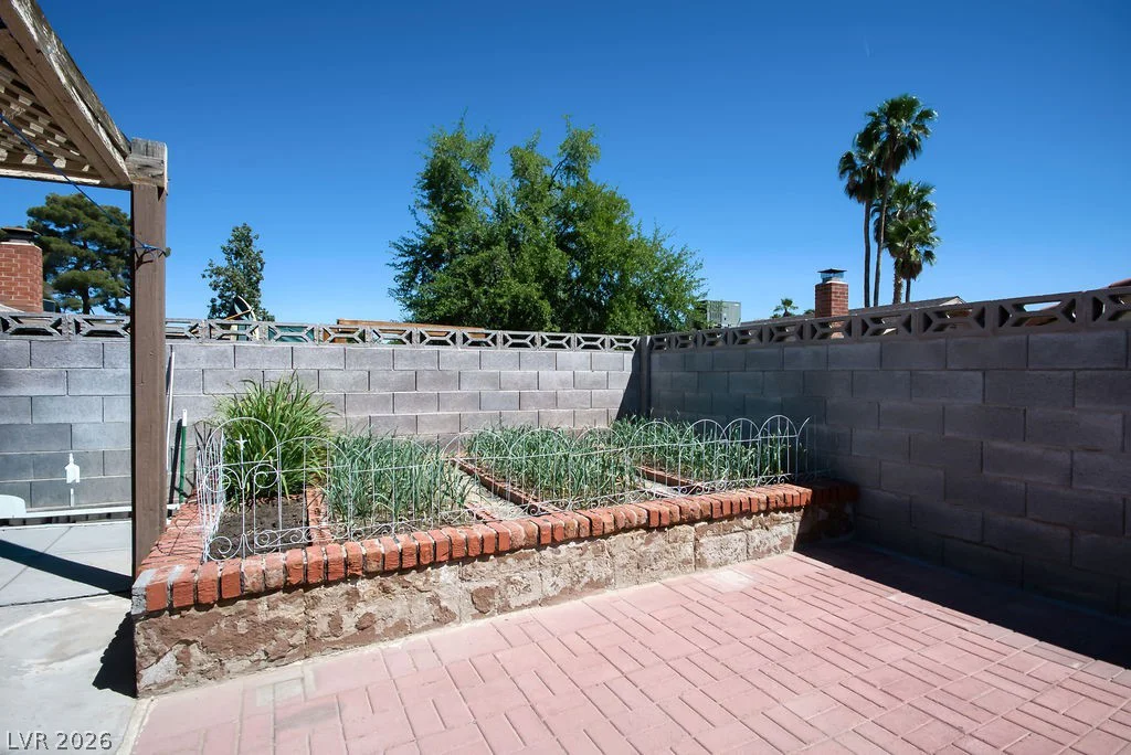 2424 La Luna, Henderson, NV 89014