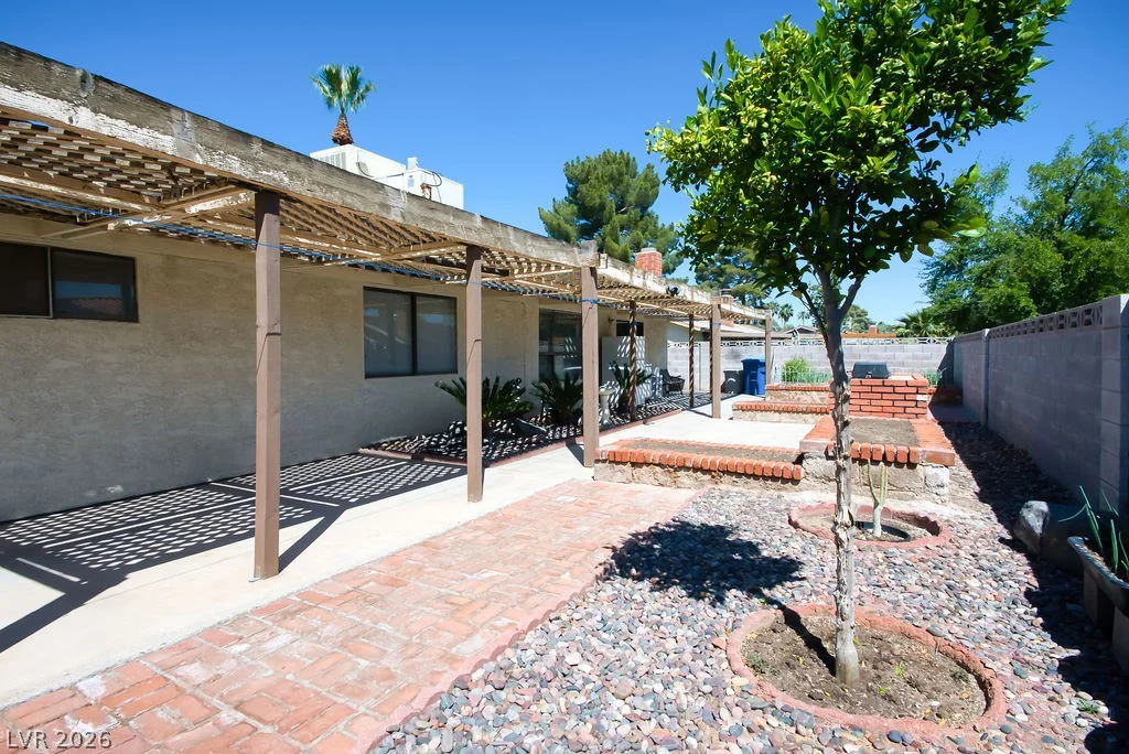 2424 La Luna, Henderson, NV 89014