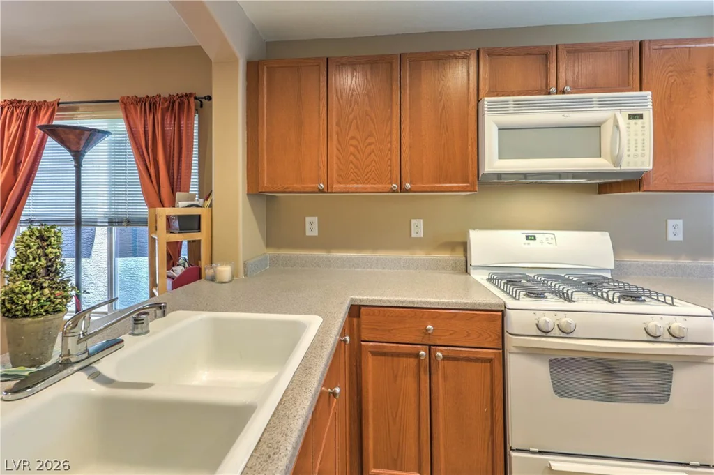 9068 Alluring, Las Vegas, NV 89149