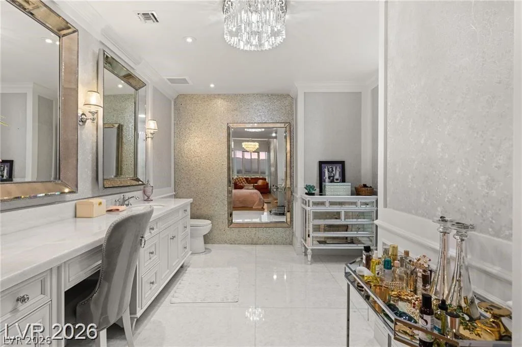 4575 Dean Martin, Las Vegas, NV 89103
