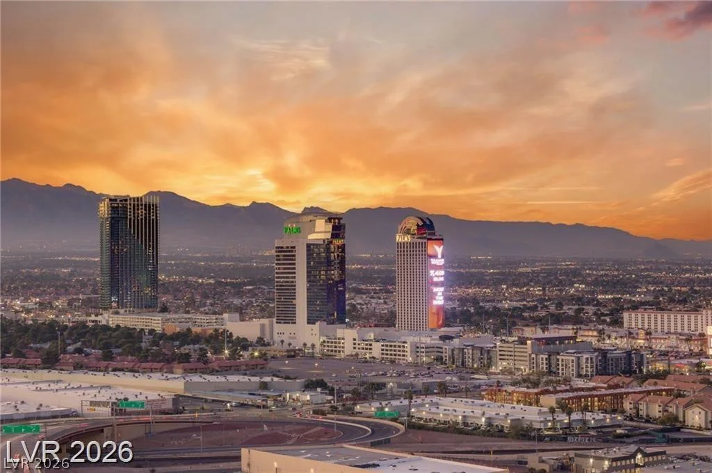 4575 Dean Martin, Las Vegas, NV 89103