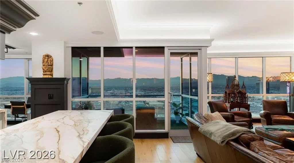 4575 Dean Martin, Las Vegas, NV 89103