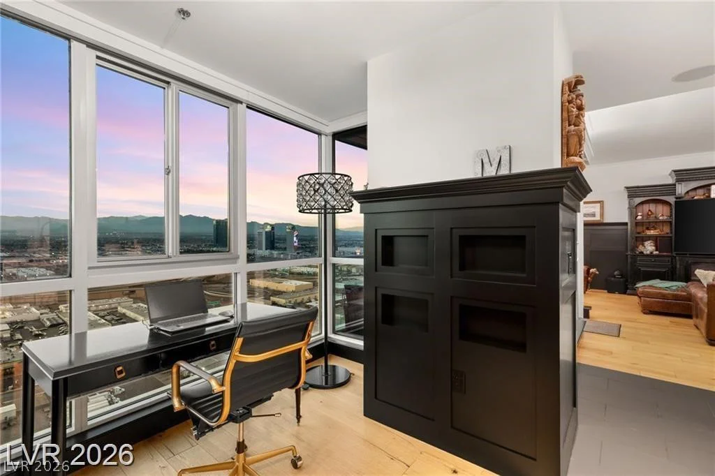 4575 Dean Martin, Las Vegas, NV 89103