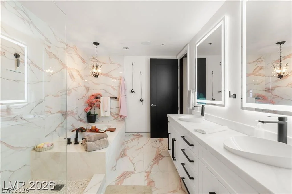4575 Dean Martin, Las Vegas, NV 89103