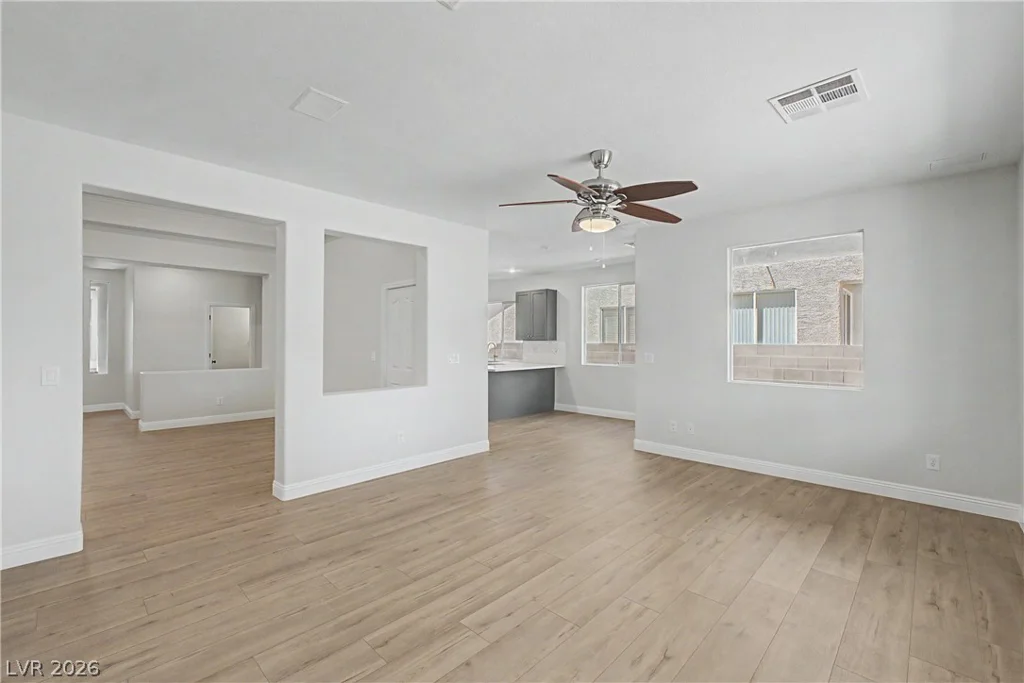 10134 Clark Wooldridge, Las Vegas, NV 89129