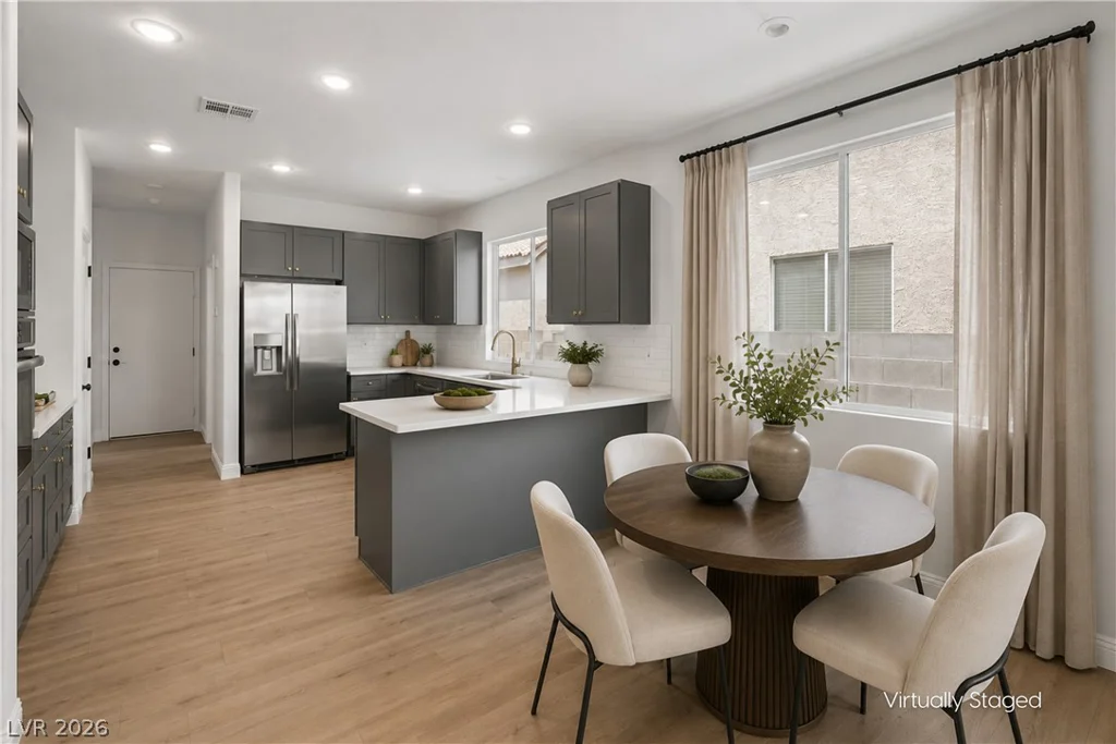 10134 Clark Wooldridge, Las Vegas, NV 89129