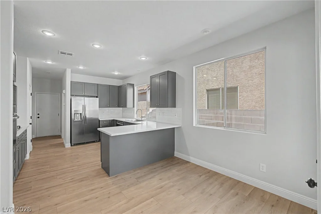 10134 Clark Wooldridge, Las Vegas, NV 89129