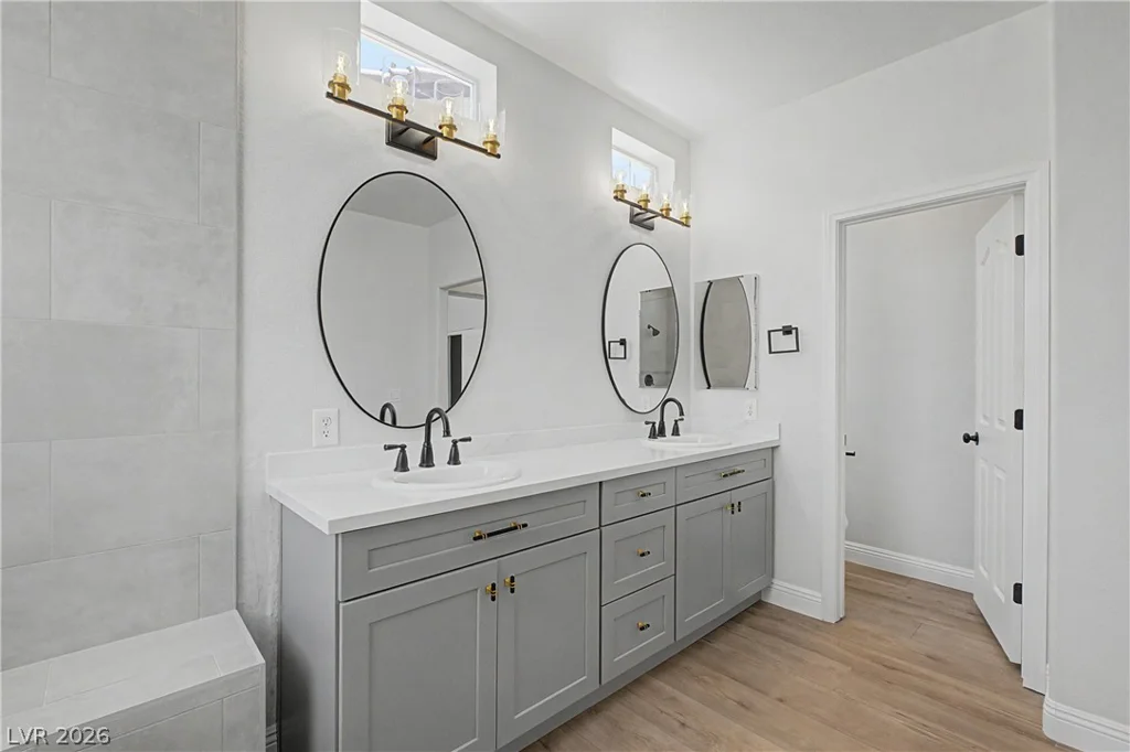 10134 Clark Wooldridge, Las Vegas, NV 89129