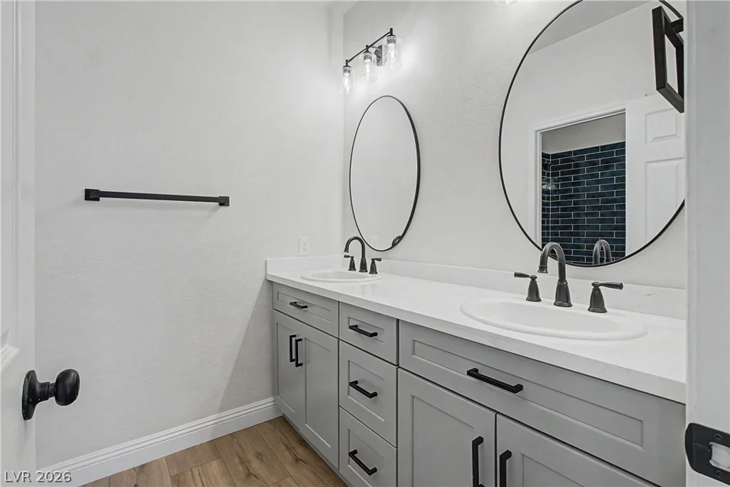 10134 Clark Wooldridge, Las Vegas, NV 89129