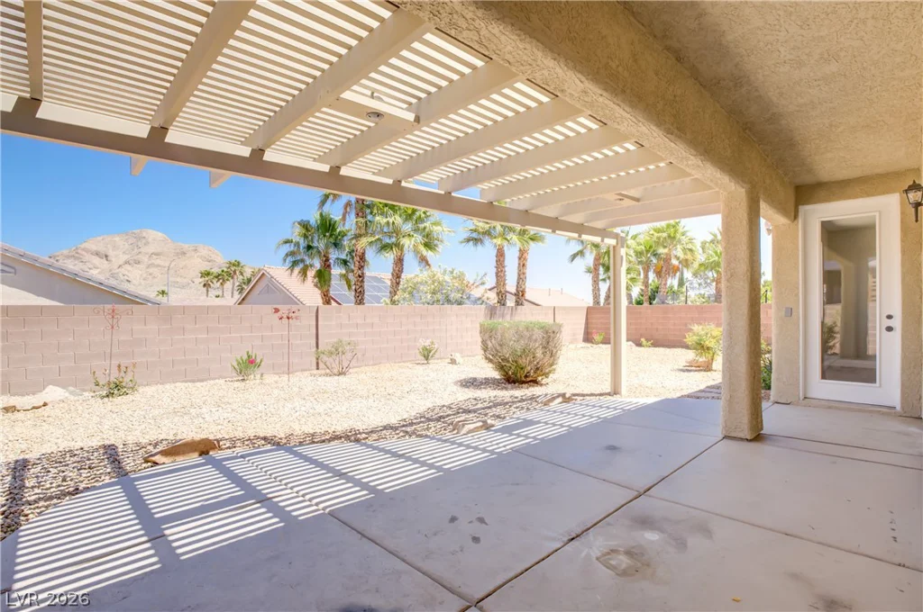10134 Clark Wooldridge, Las Vegas, NV 89129