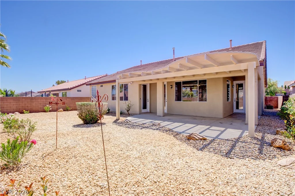 10134 Clark Wooldridge, Las Vegas, NV 89129