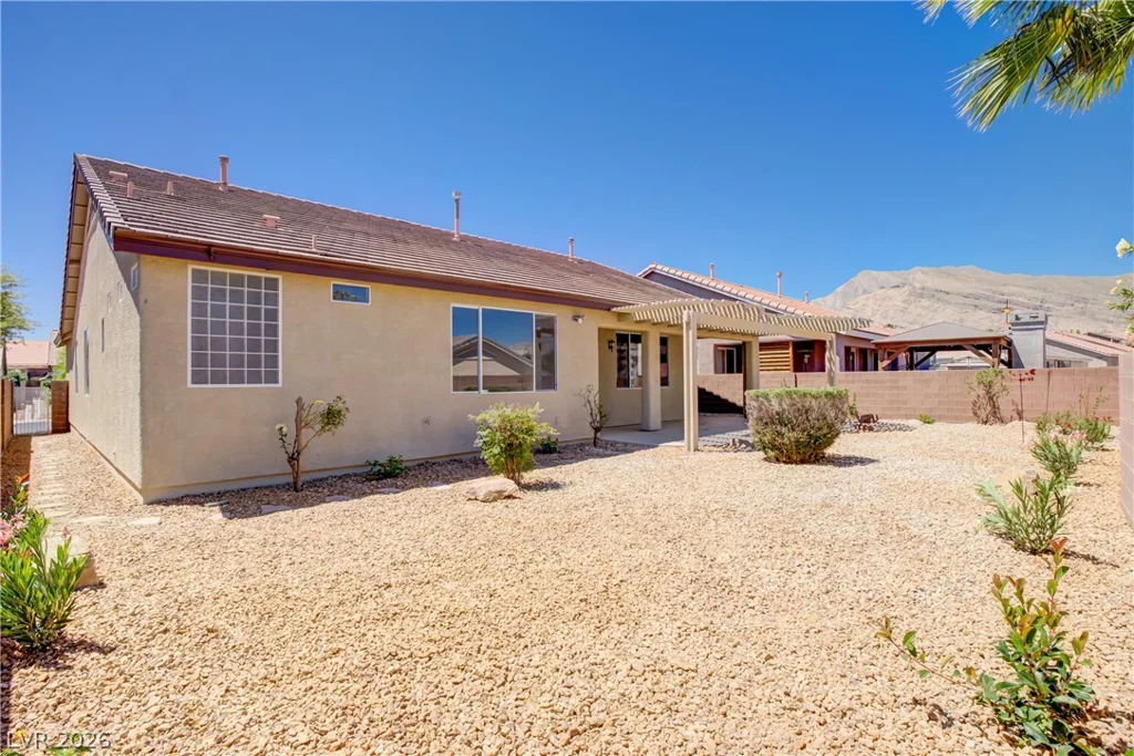 10134 Clark Wooldridge, Las Vegas, NV 89129
