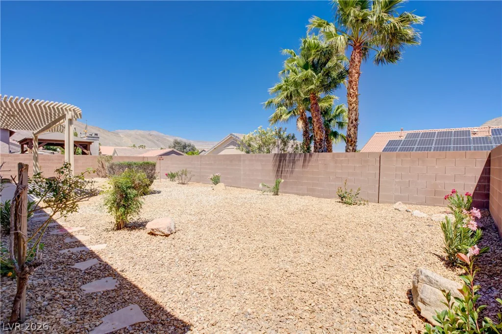 10134 Clark Wooldridge, Las Vegas, NV 89129