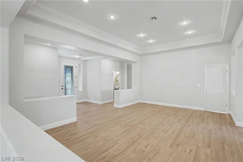 10134 Clark Wooldridge, Las Vegas, NV 89129