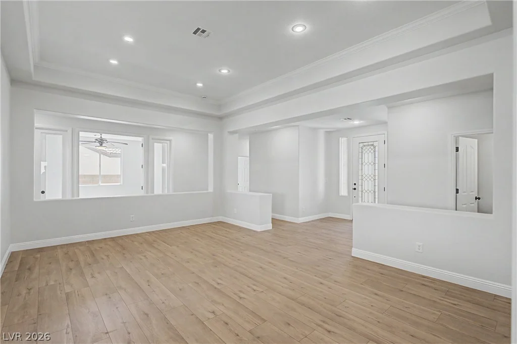 10134 Clark Wooldridge, Las Vegas, NV 89129