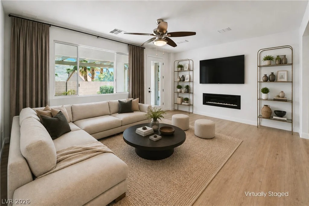 10134 Clark Wooldridge, Las Vegas, NV 89129