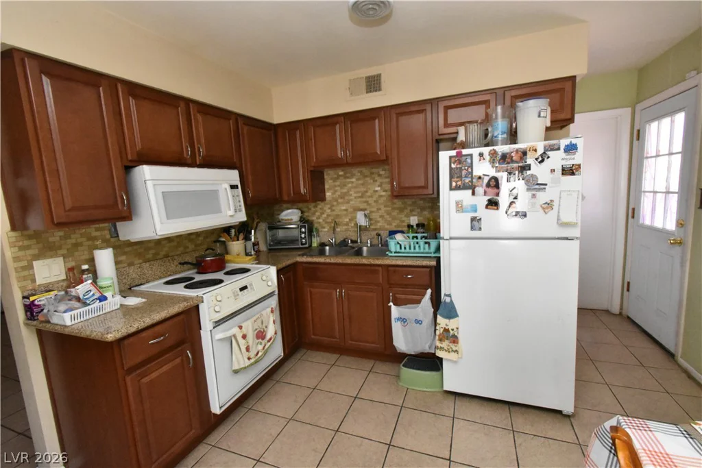 417 Duke, North Las Vegas, NV 89030