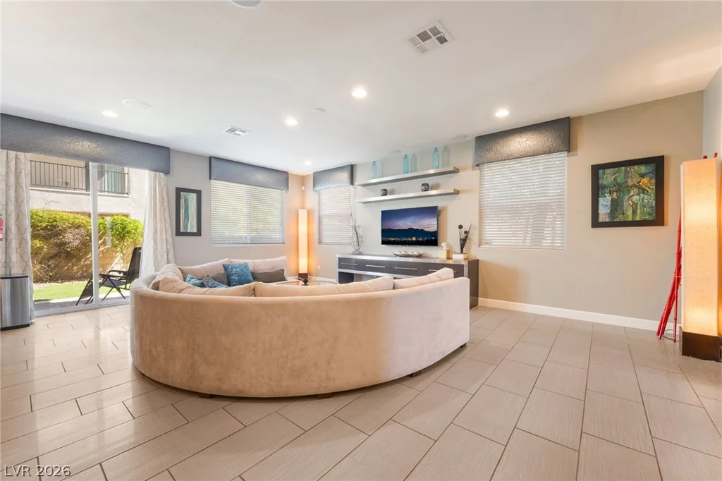 4946 Mesa Verde, Las Vegas, NV 89139