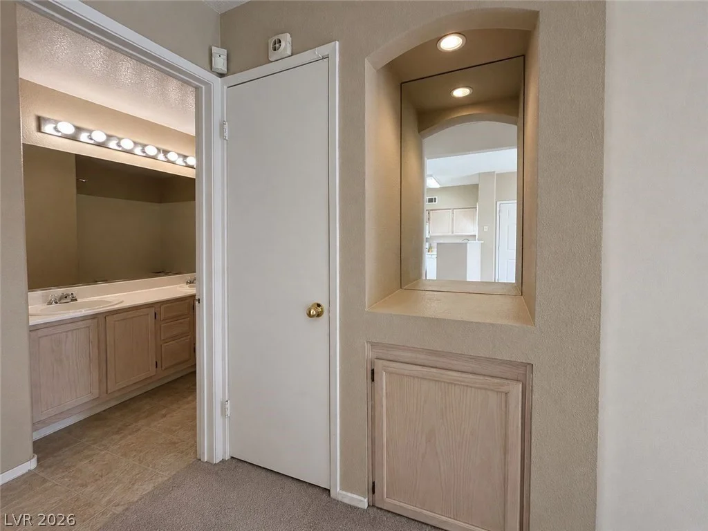 5415 Harmon, Las Vegas, NV 89103