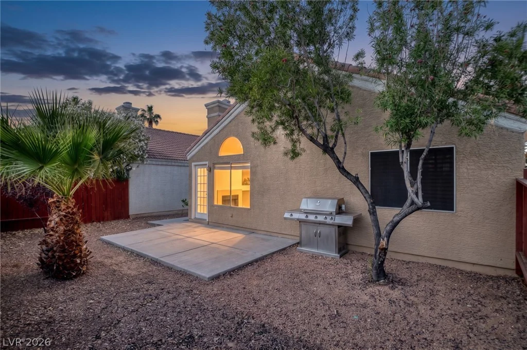 2708 Ironside, Las Vegas, NV 89108