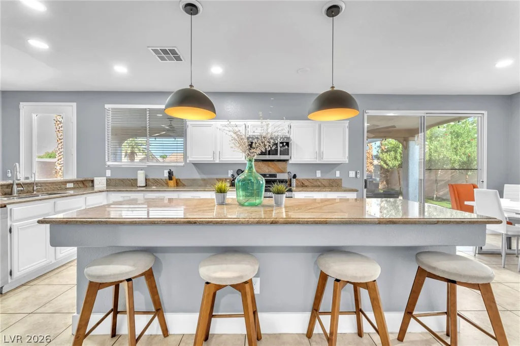 8951 Venetia, Las Vegas, NV 89123