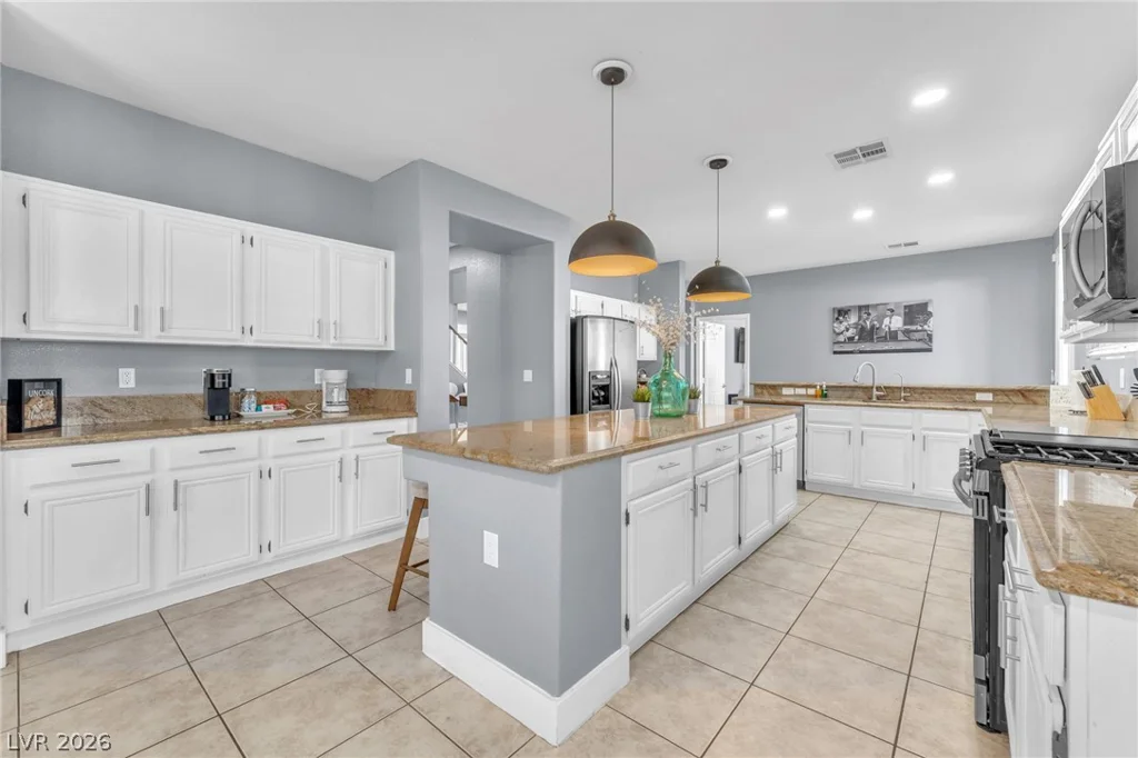 8951 Venetia, Las Vegas, NV 89123